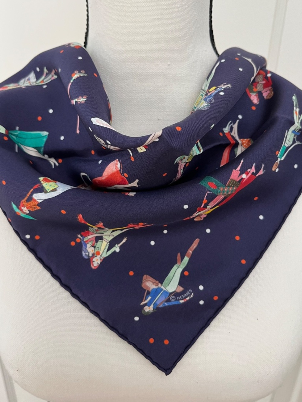 VINTAGE Hermes "Les Parisiennes De Kiraz" 100% Silk Pochette gavroche